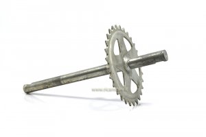 Pedal axle with 28 teeth cogwheel 