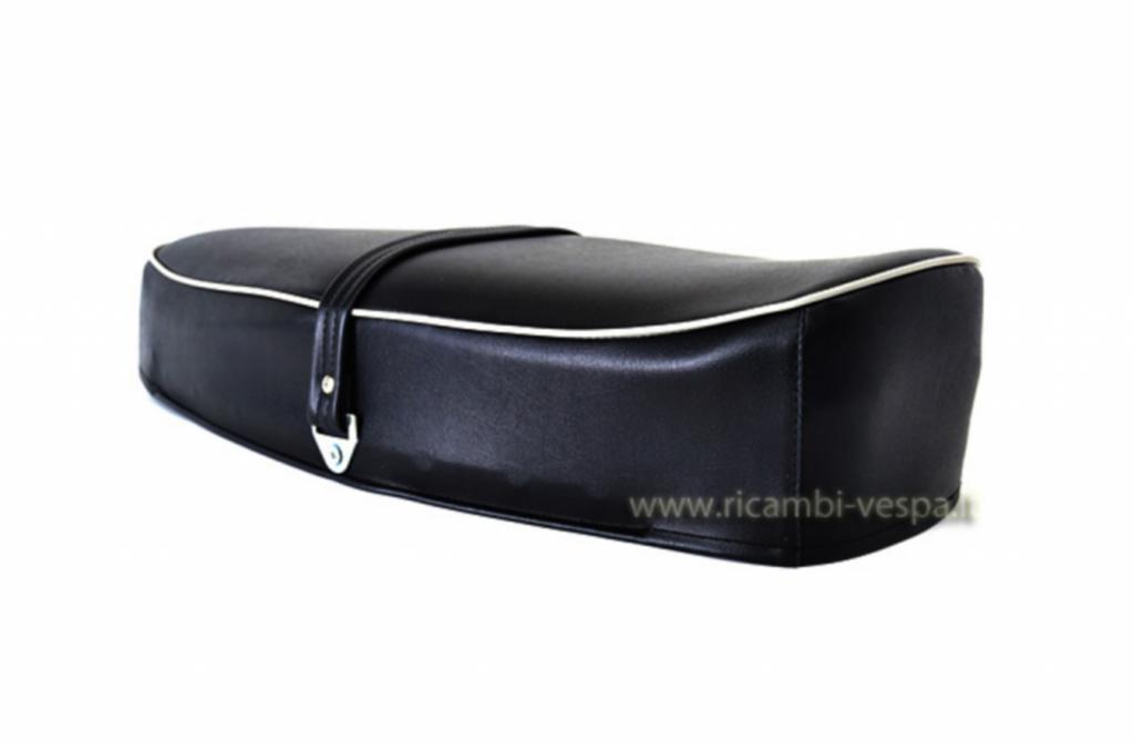 Complete black saddle 